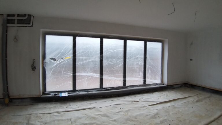 Bifold wall